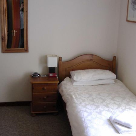 דייס Beeches Guest House מראה חיצוני תמונה